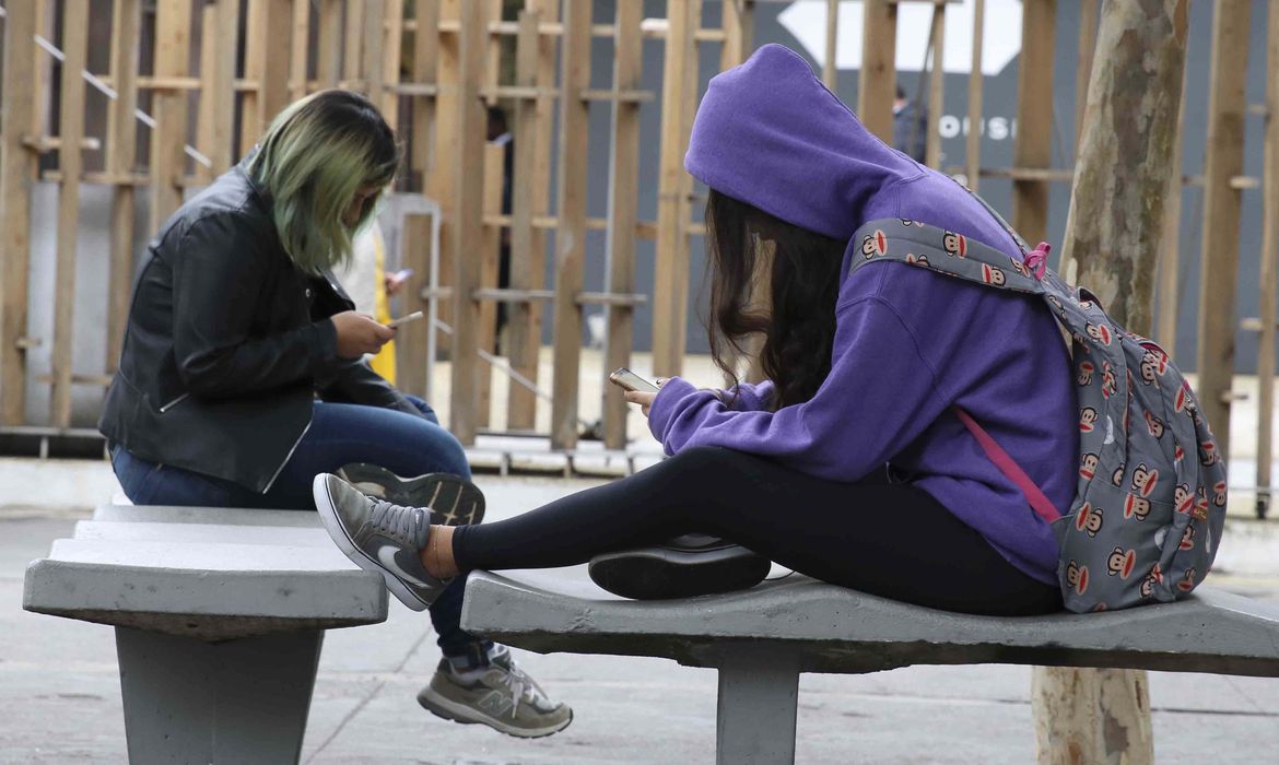Site educacionais vigiaram crianças e adolescentes, aponta organização