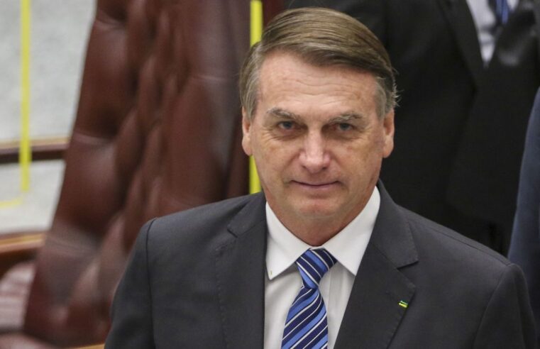 TSE dá prazo para Bolsonaro se manifestar em processo