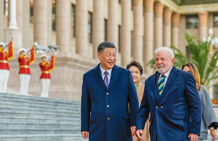 Lula e Xi Jinping assinam 15 acordos de parceria em Pequim