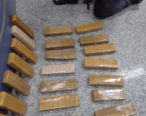 Polícia Militar apreende grande carga de maconha em Nova Friburgo