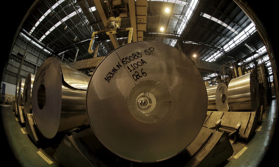 Produção industrial tem alta em 11 de 15 regiões pesquisadas em março