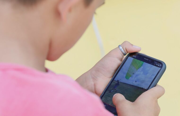 Pediatras alertam para aumento de desafios perigosos na internet