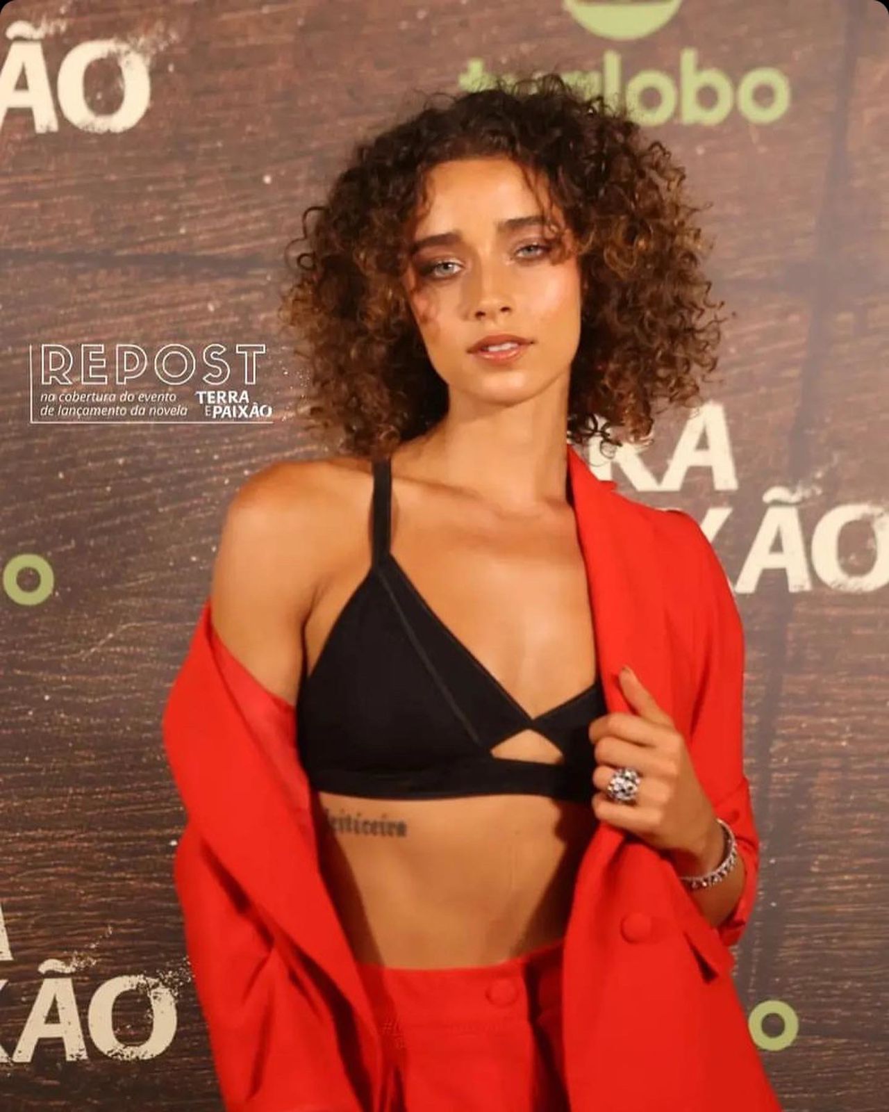 Atriz petropolitana, Letícia Laranja estreia em Terra e Paixão, nova novela do horário nobre da TV Globo