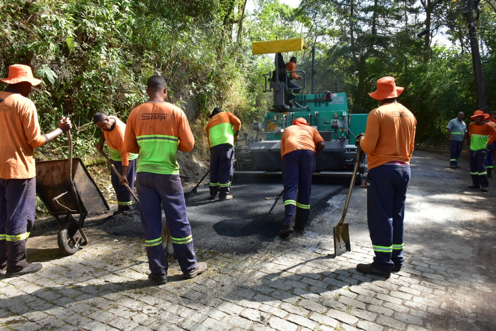 Após um ano e três meses da tragédia, acesso ao Trono de Fátima é asfaltado