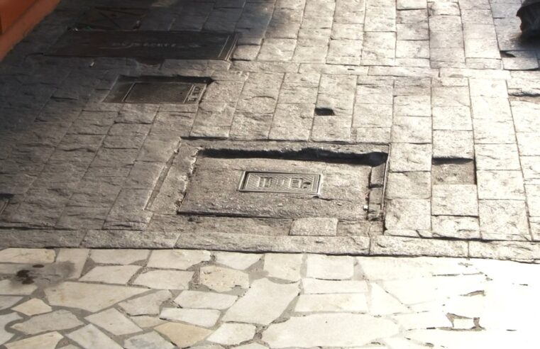 Pedestres denunciam péssimas condições das ruas no Centro de Petrópolis