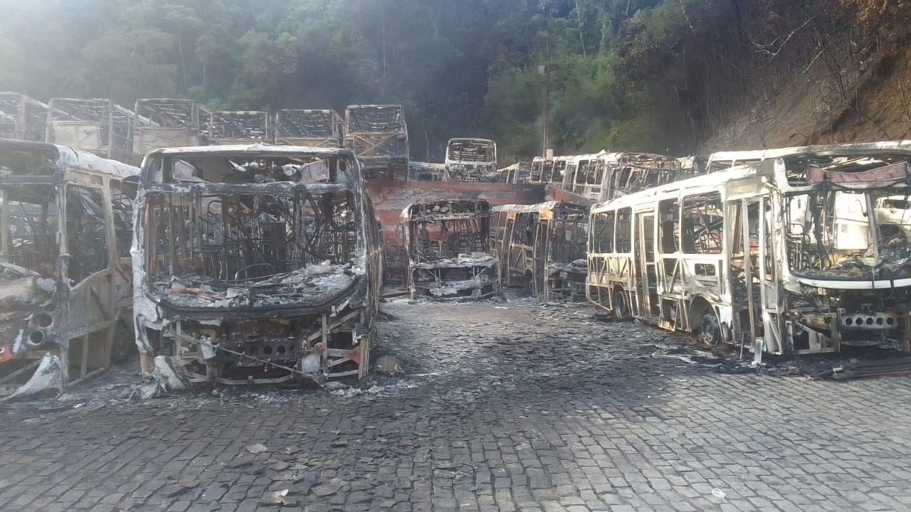 Sind. rodoviários acompanha desdobramentos do incêndio na garagem das empresas Cascatinha e Petroita