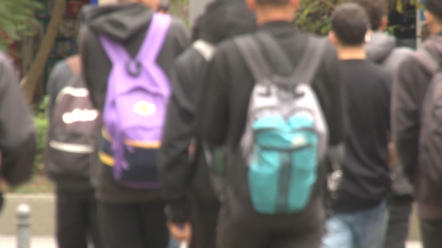 Profissionais da educação entram em greve para pedir por reajuste salarial e melhores condições de trabalho