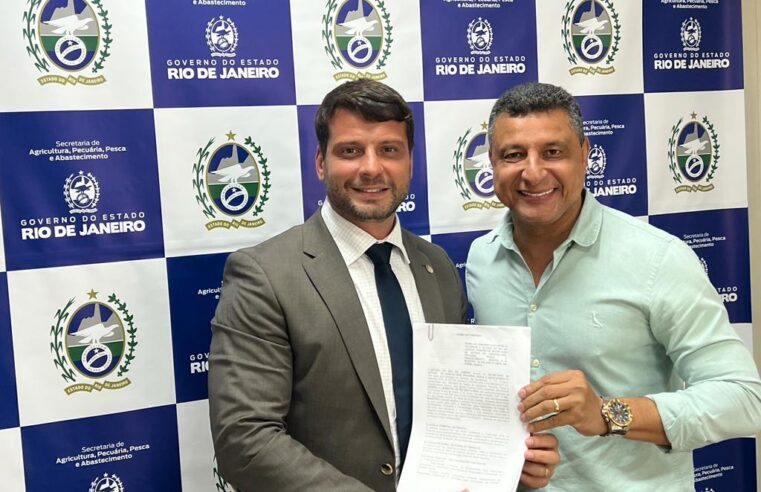 Estado entrega equipamentos para recuperação de vias no Brejal