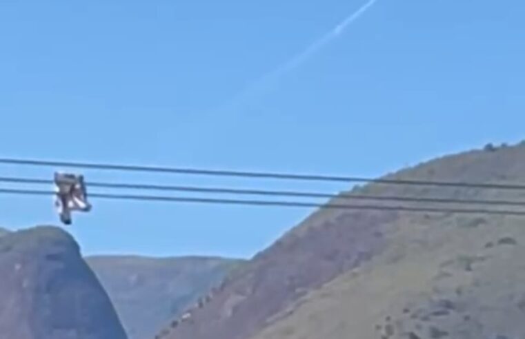 Balão cai em rede elétrica na altura de Bonsucesso