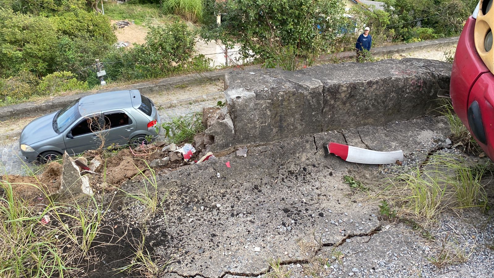 Acidente envolvendo ônibus da Petro Ita, no Alto da Serra, deixa uma passageira ferida