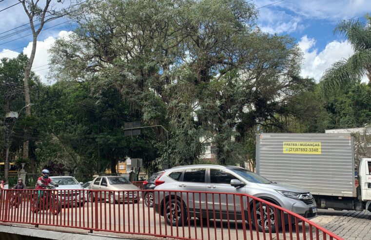 Rua Alfredo Pachá operou em meia pista, nesta terça-feira (23)
