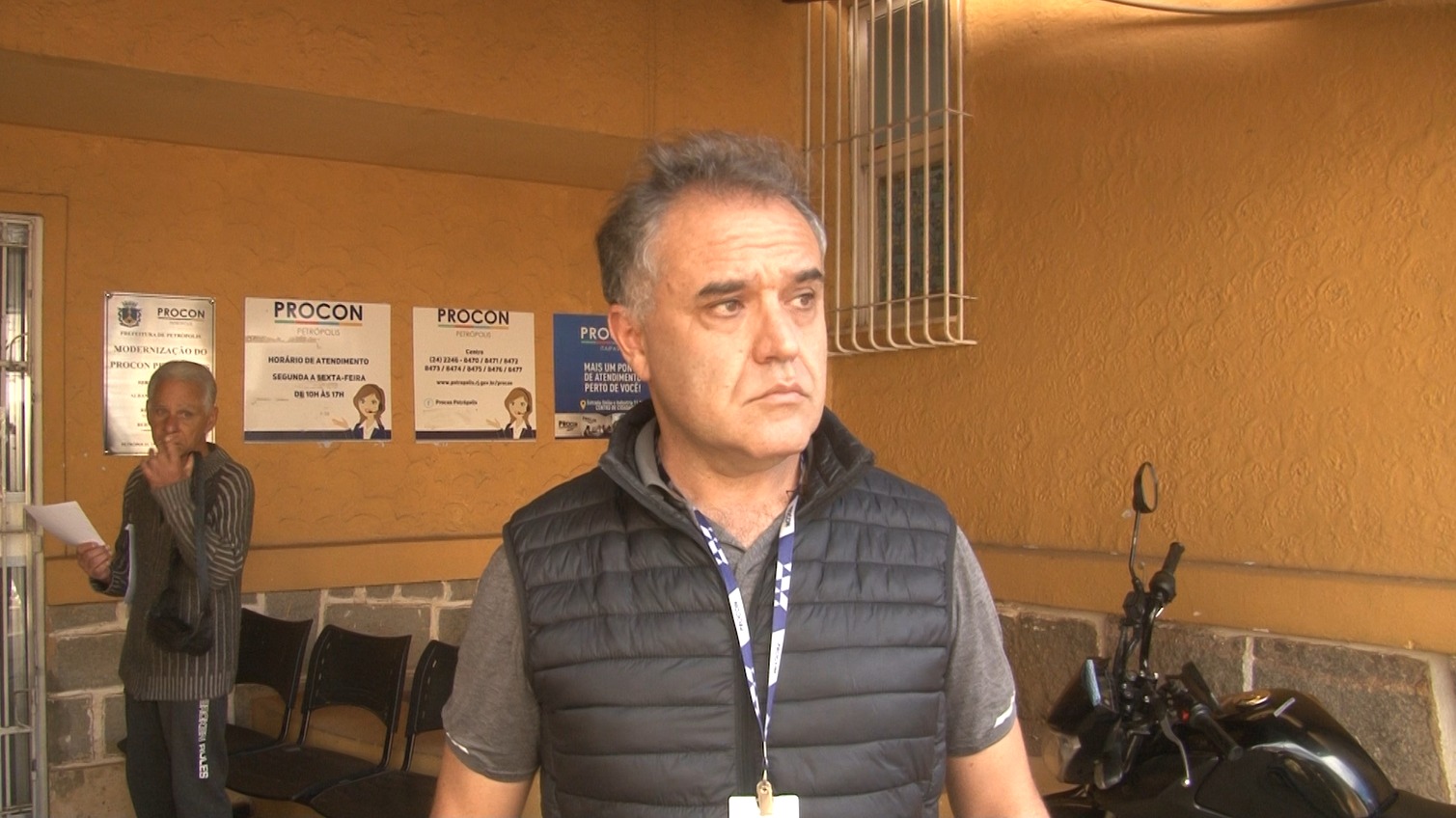 Procon de Petrópolis realiza mutirão do preço justo para fiscalizar postos de combustíveis
