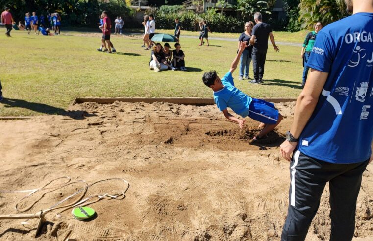 Jeups: Competições de atletismo e salto à distância foram realizadas no ginásio da UCP