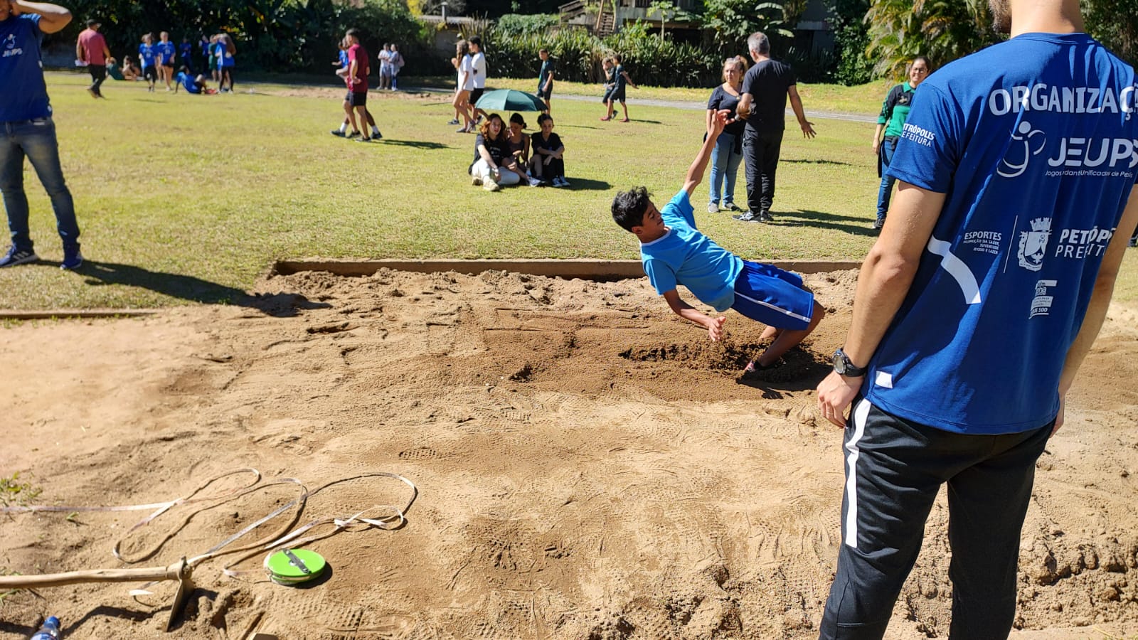 Jeups: Competições de atletismo e salto à distância foram realizadas no ginásio da UCP