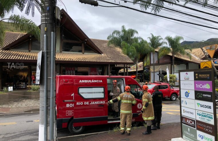 Acidente paralisa o trânsito na manhã desta segunda-feira em Itaipava