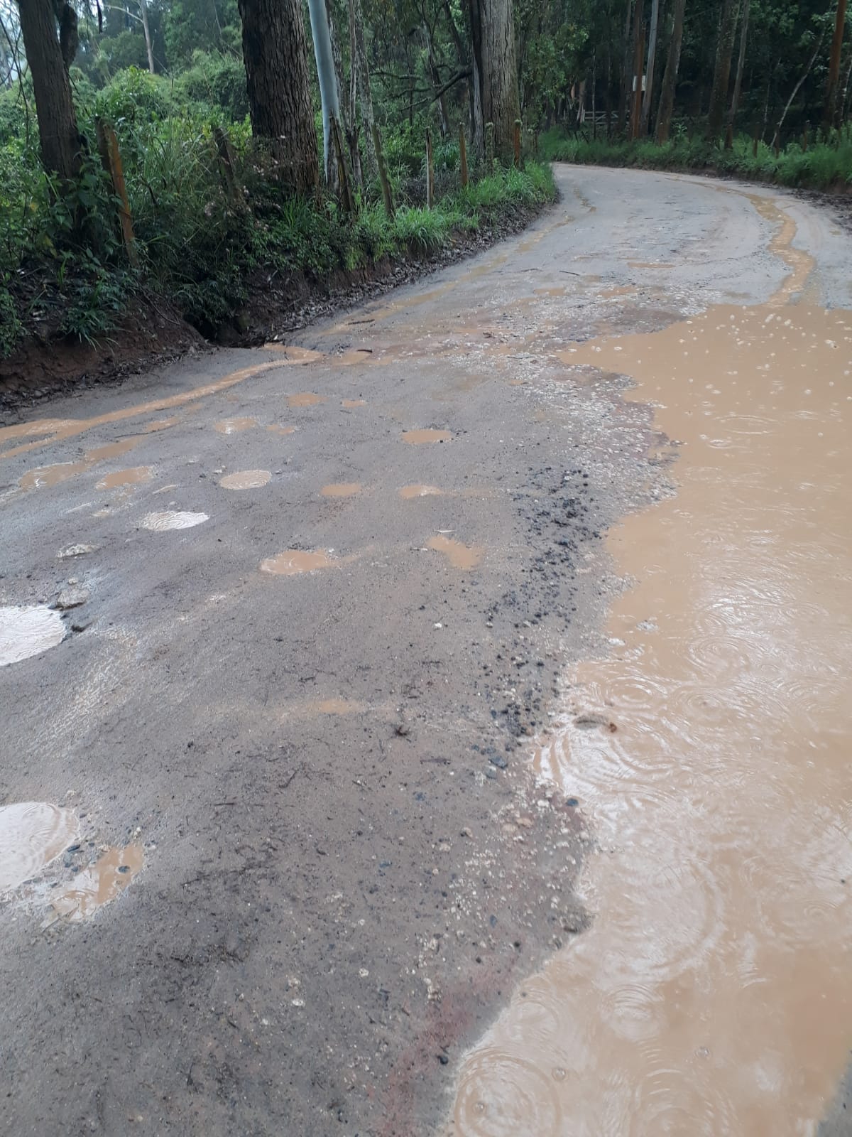 Estradas AgroRJ inicia recuperação de estradas vicinais do Brejal