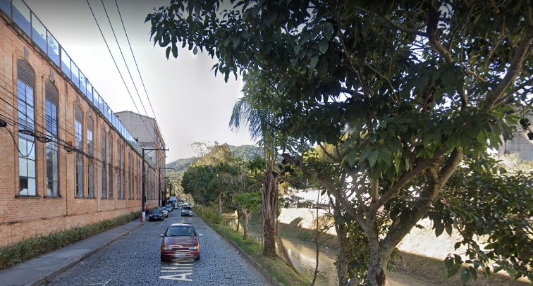 Rua Alfredo Pachá tem trânsito em meia pista nesta sexta-feira (26)