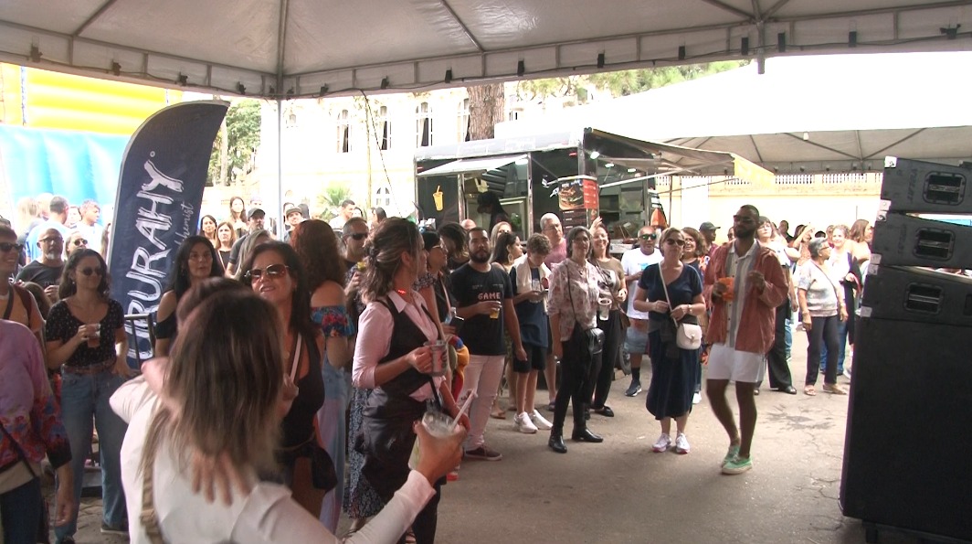 Atividades gratuitas foram realizadas na Praça da Águia no feriado do trabalhador