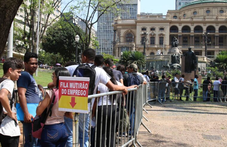 Taxa de desemprego de 8,5% é a menor para abril desde 2015, diz IBGE