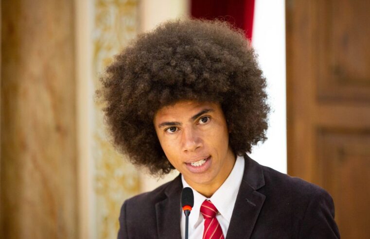 Deputado acusa PF de racismo após inspeção em voo; corporação apura