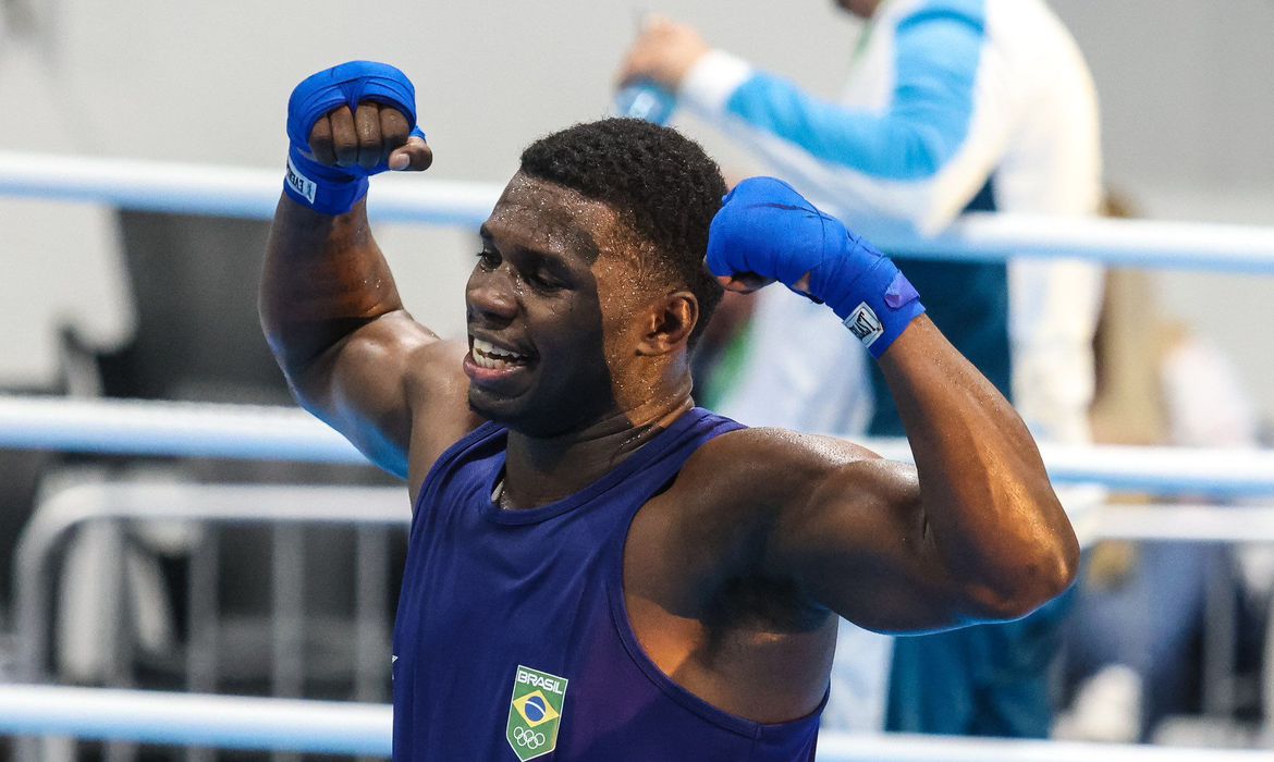 Wanderley Pereira avança à final e Shuga é bronze no Mundial de Boxe