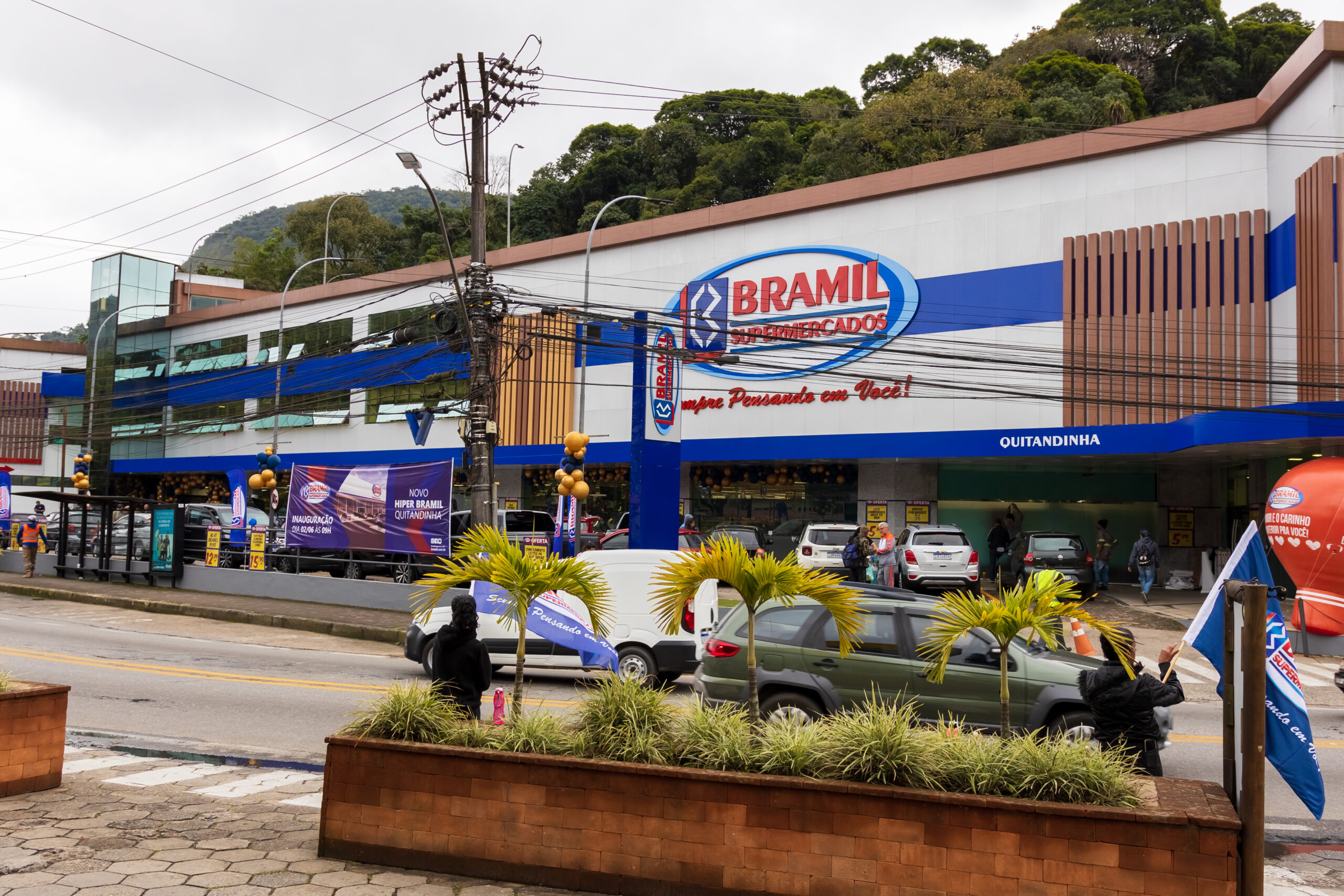 O Bramil Supermercados localizado no Quitandinha, em Petrópolis, reabrirá normalmente neste sábado (10), a partir das 8h, para atendimento ao público com promoções de inauguração.