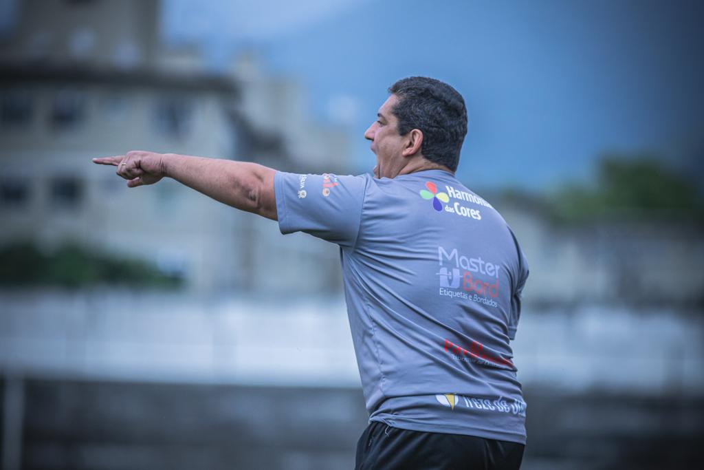 Fábio Alves é auxiliar técnico do Almeida Galácticos na Copa Voltaço sub 14 que inicia hoje (06) em Volta Redonda