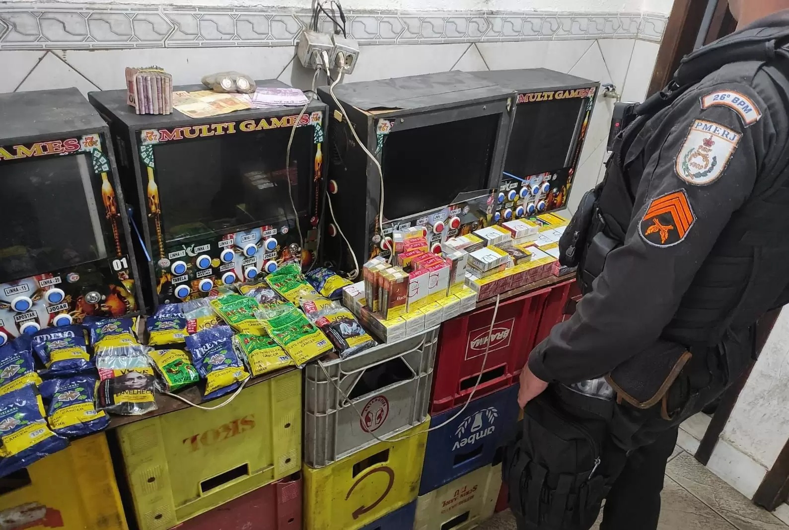 Policiais interditam bingos clandestinos e pontos de jogo do bicho em Petrópolis e outras três cidades