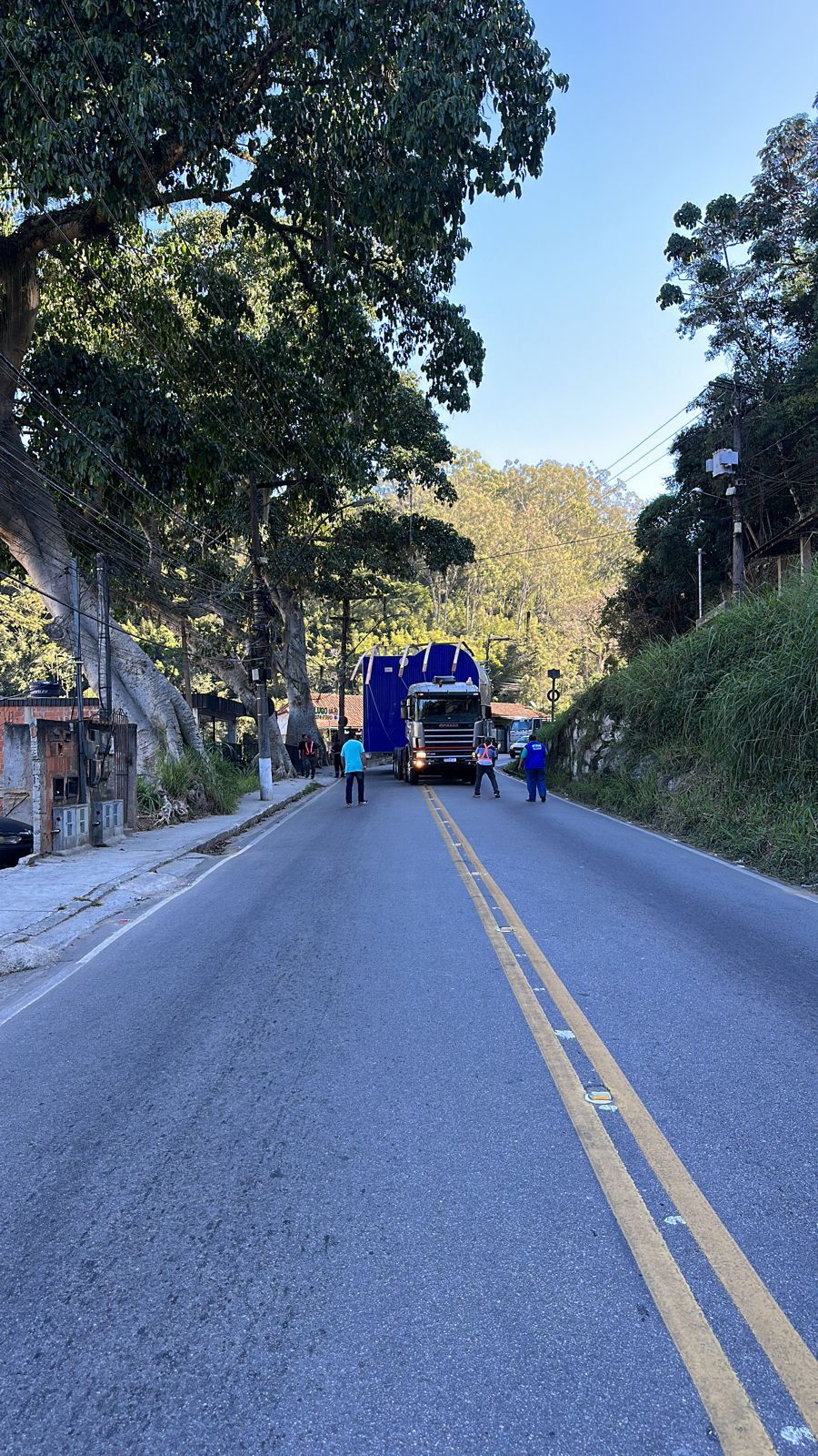 União e Indústria sofre fechamentos temporários e parciais para passagem de carreta