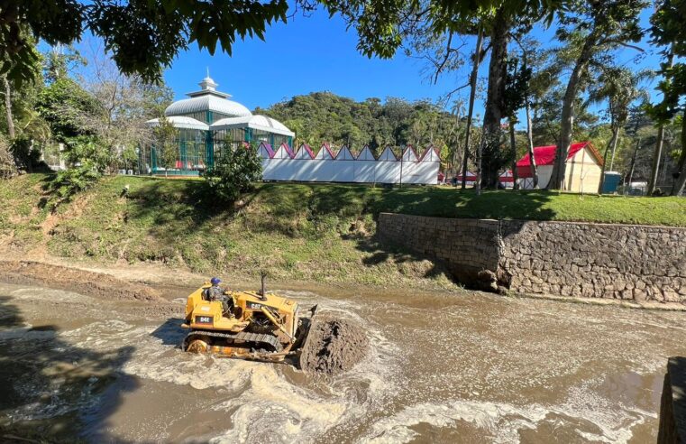 Dragagem em trecho do Rio Piabanha, próximo ao Palácio de Cristal, é iniciada nesta sexta-feira