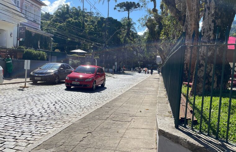 Rua Alfredo Pachá, em Petrópolis, fica em meia pista a partir desta segunda-feira para montagem da Bauernfest