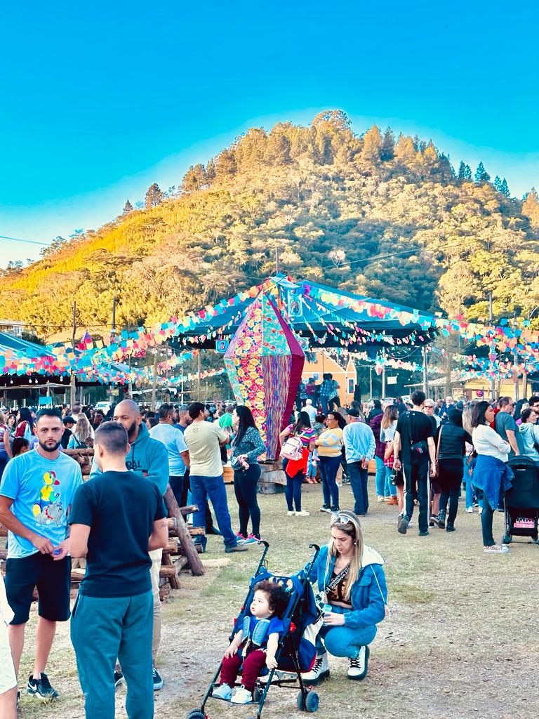 Arraiá do Amor encanta o público e reúne cerca de 35 mil pessoas em quatro dias de festa