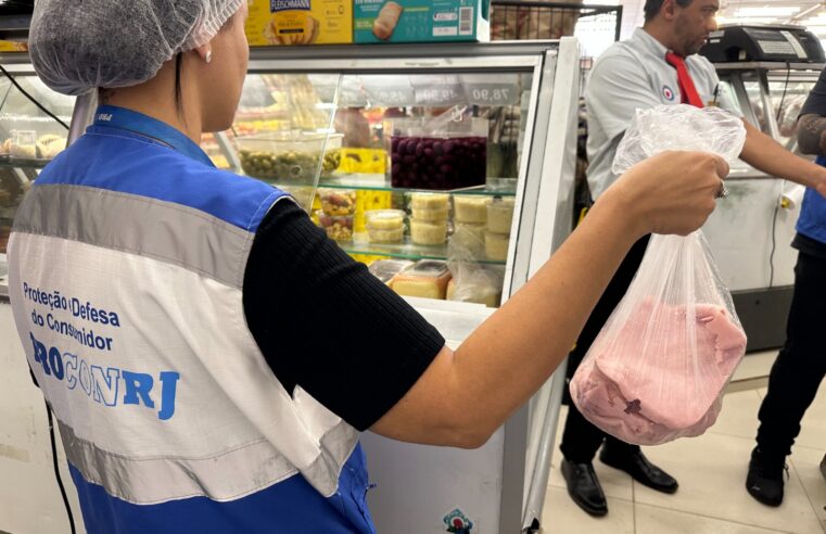 Procon-RJ finaliza em Friburgo a operação na região serrana, com mais de meia tonelada de alimentos impróprios descartados