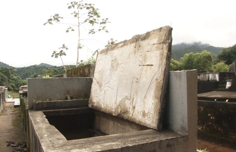 Jazigos do Cemitério Municipal de Petrópolis são vandalizados e furtados