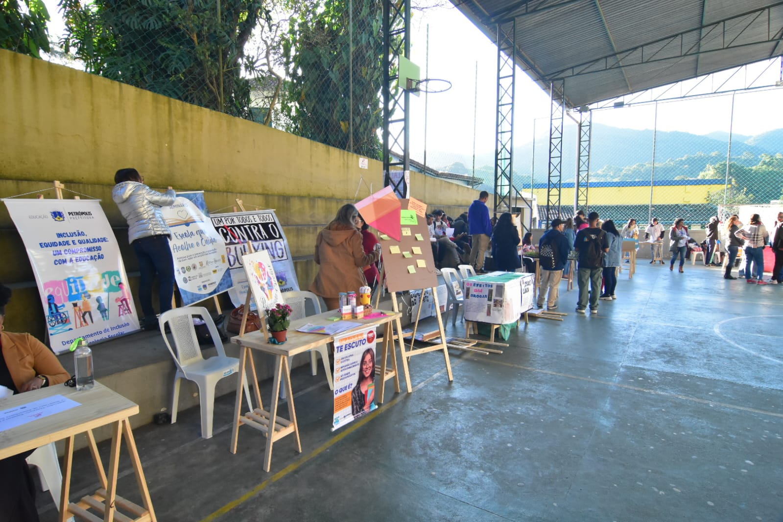 1ª Mostra Cultural da Educação de Jovens e Adultos é promovida em Petrópolis