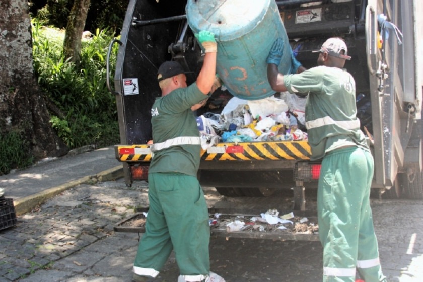 Coleta de lixo sem definição em Petrópolis