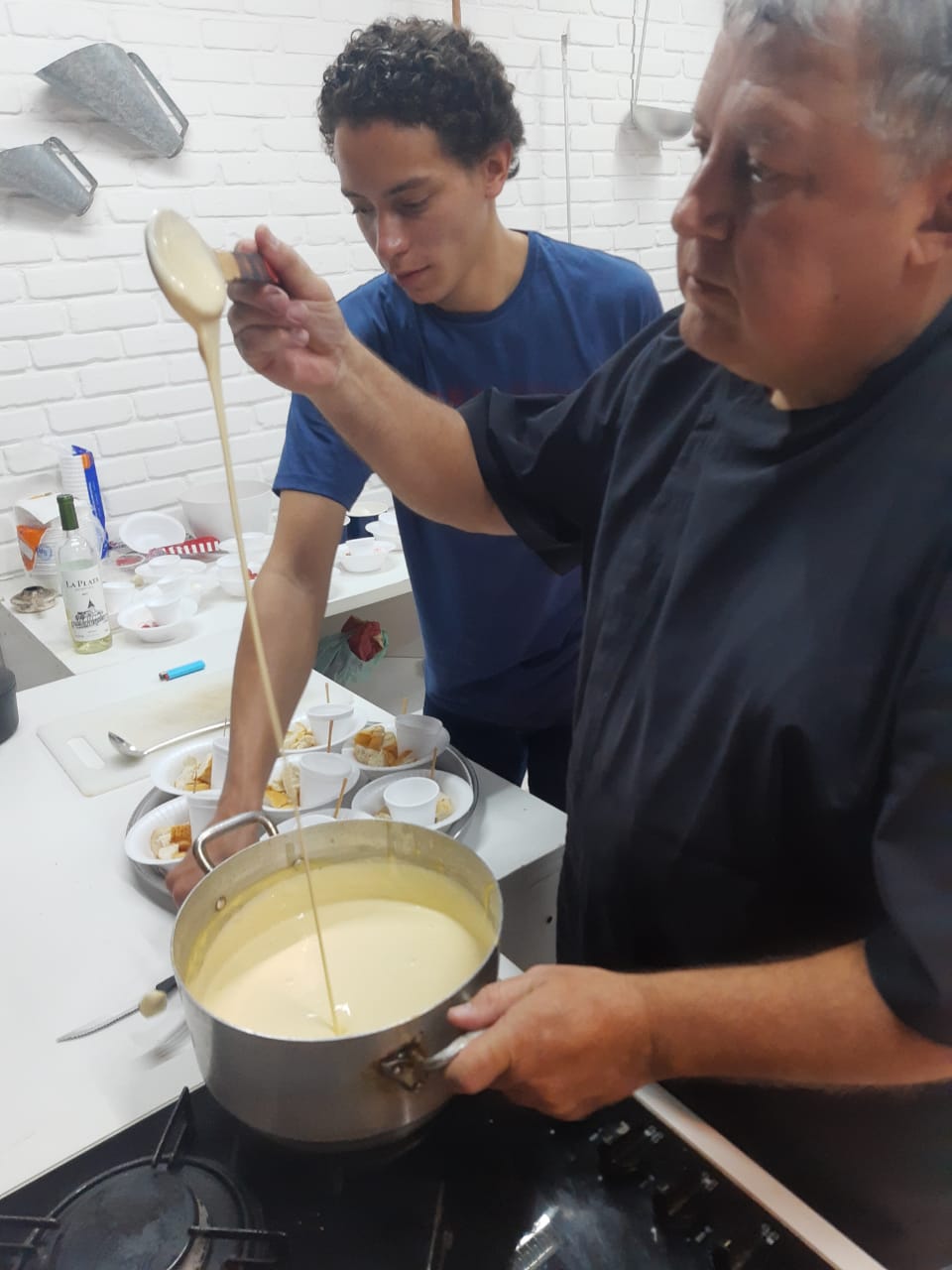 Oficinas gastronômicas revelam ‘master chefs’ no Festival de Fondue Caldos e Cremes de Petrópolis