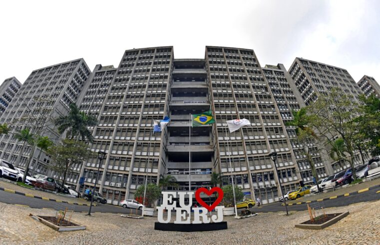 Uerj recebe ministro de Portos e Aeroportos para aula magna