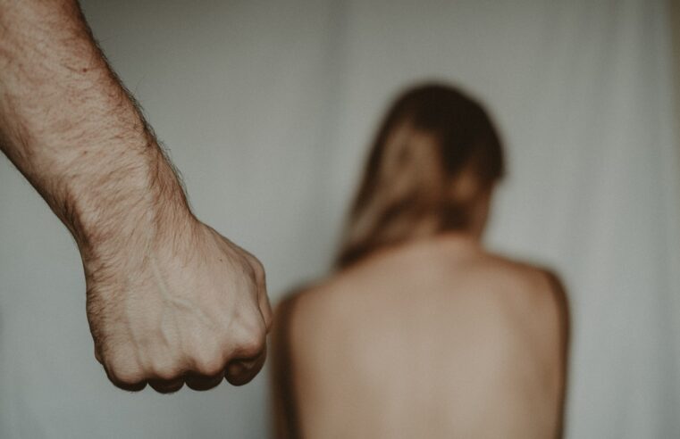 Estado do Rio de Janeiro já contabiliza mais de 33 mil denúncias de violência contra a mulher no primeiro semestre deste ano: Petrópolis soma 579 no período