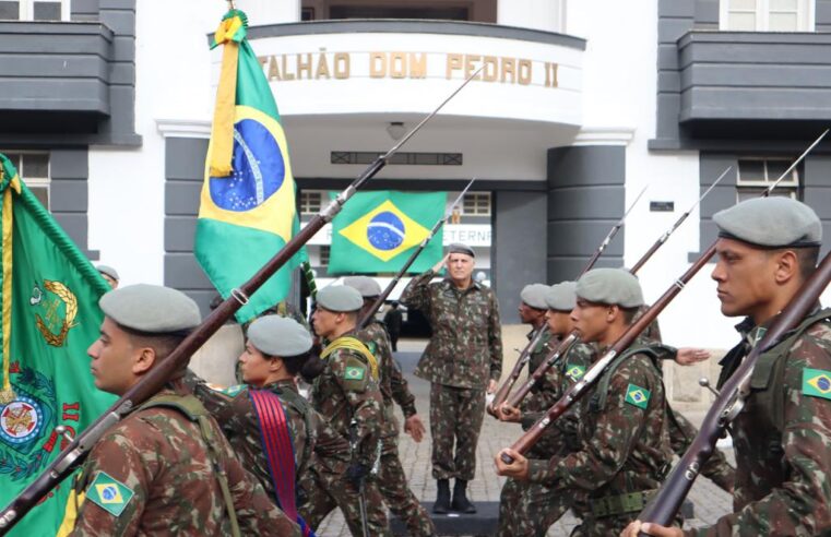 Comandante Militar do Leste realiza visita oficial ao 32º BIL Mth em Petrópolis