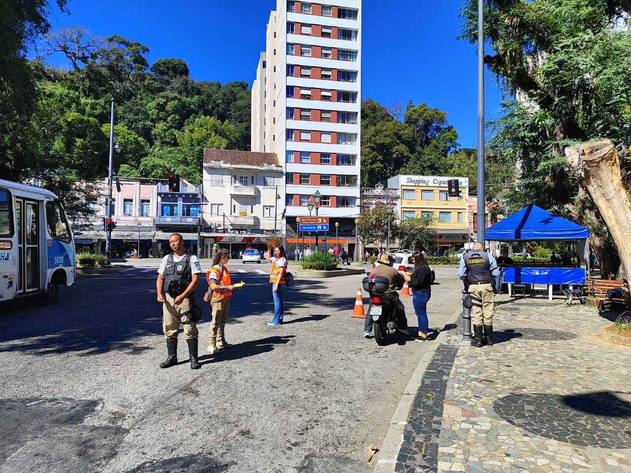 Dia do Motociclista tem blitz educativa na Praça Dom Pedro