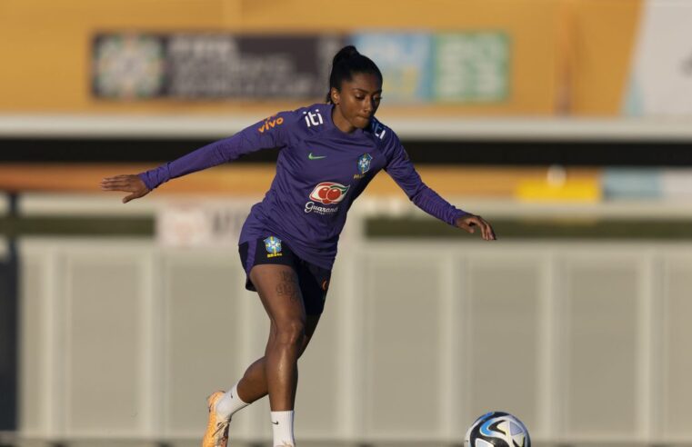 Brasil faz último treino em Brisbane antes de embarque para Adelaide