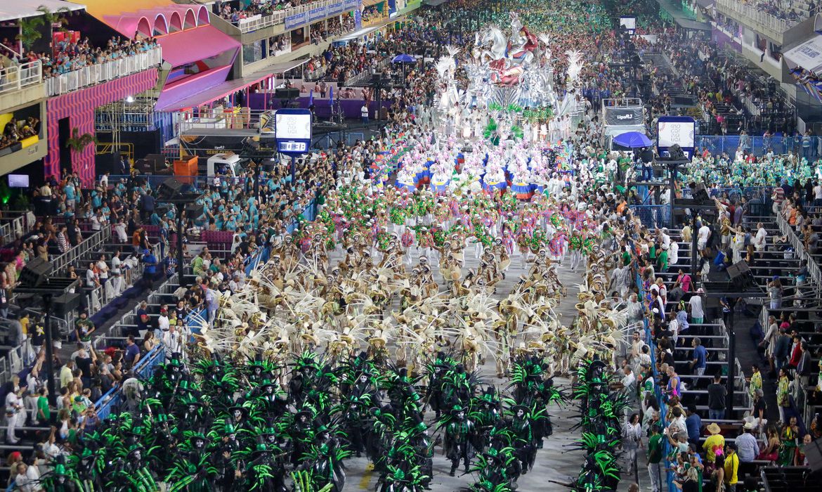 Carnaval: África está presente nos enredos das escolas de samba do Rio