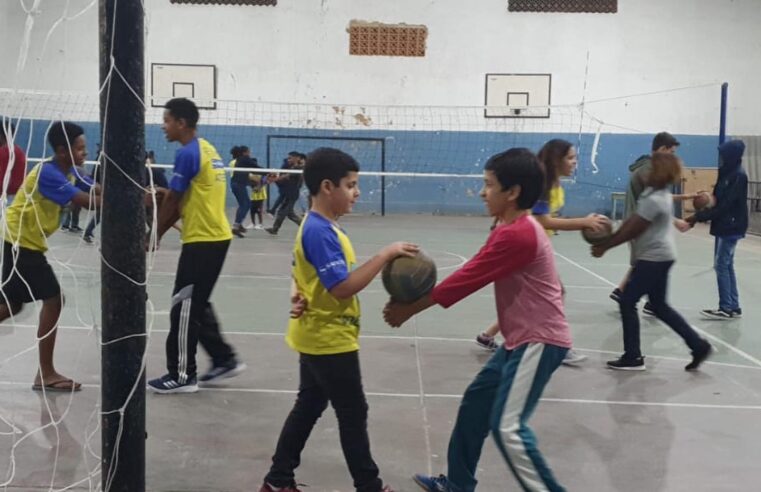Ainda há vagas para as aulas gratuitas de Futsal, Voleibol e Basquete  na Comac
