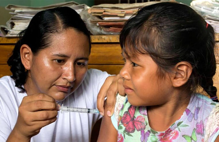 Países usam mais de 13 bilhões de vacinas para combater covid-19