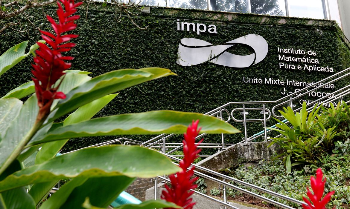 Olimpíada terá imersão em matemática para 160 estudantes