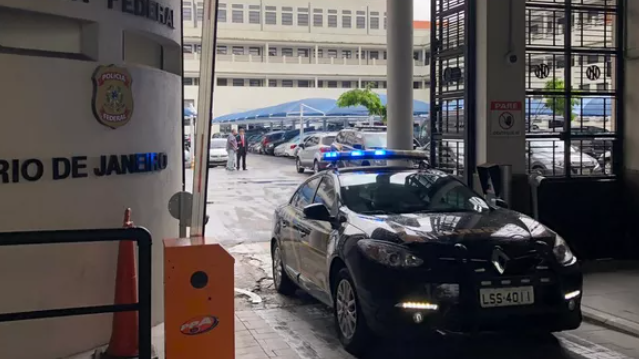 PF prende em flagrante gerente bancário, na Zona Norte do Rio
