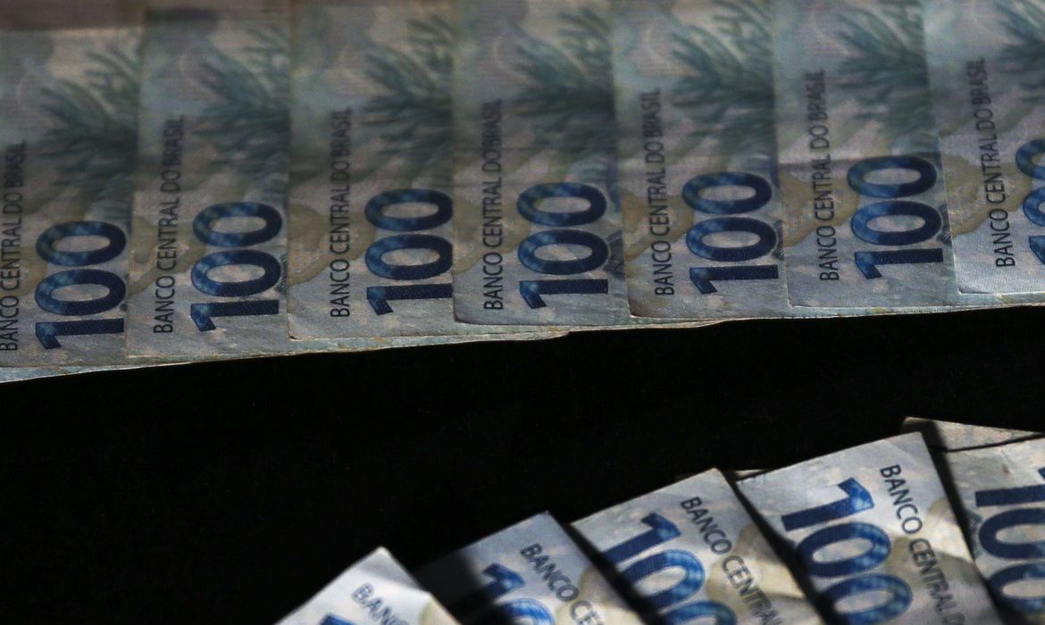 Arrecadação federal cai 3,4% e chega a R$ 180,47 bilhões em junho