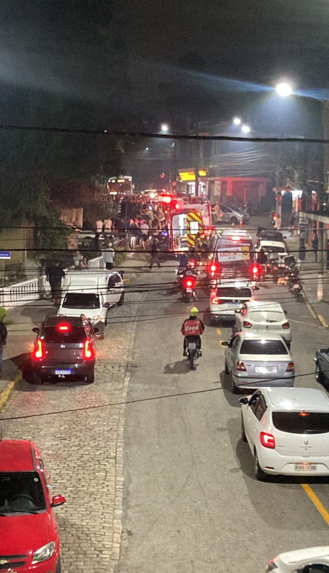 Motociclista cai dentro de rio na Mosela