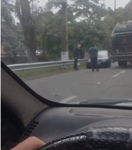 Colisão na Avenida Barão do Rio Branco deixa o trânsito lento na manhã desta quinta-feira (17)